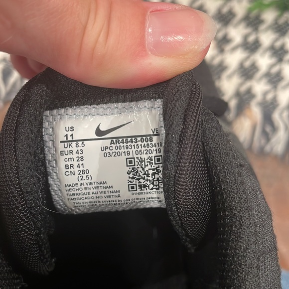 Nike shoes - Picture 12 of 13